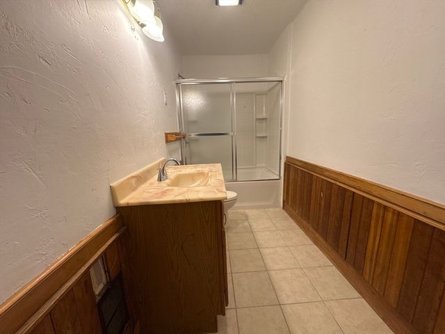 685 Oak St 5-12, Brockton, MA 02301