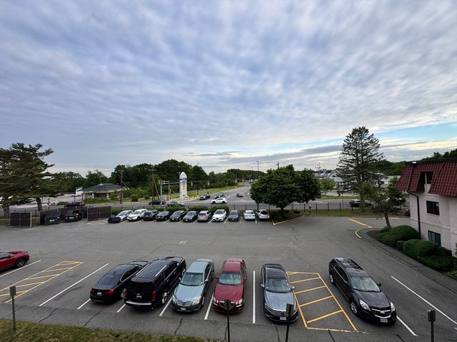 685 Oak St 5-12, Brockton, MA 02301