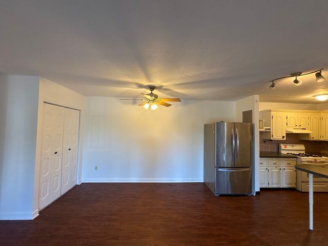 685 Oak St 5-12, Brockton, MA 02301