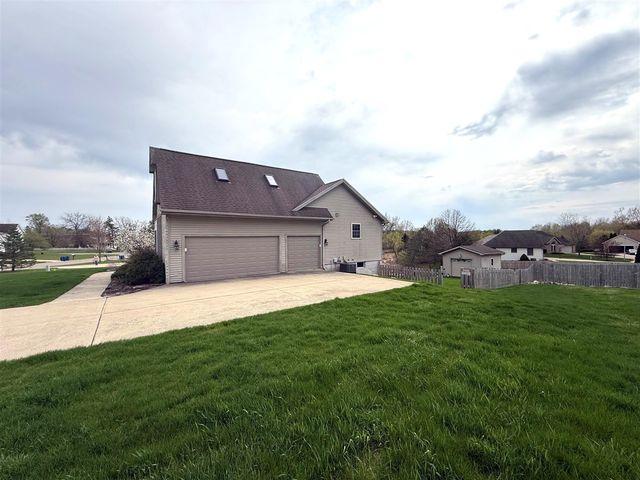 7504 Silver Fox Run, Swartz Creek, MI 48473