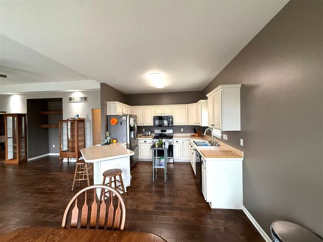 7504 Silver Fox Run, Swartz Creek, MI 48473