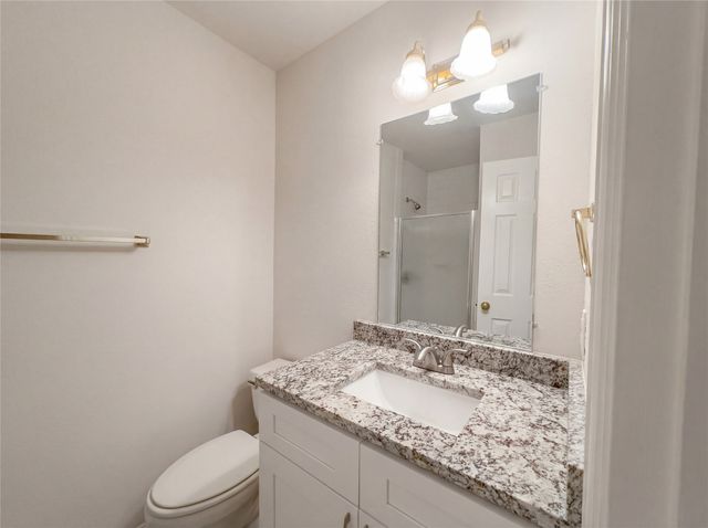 2101 Royal Dominion Court, Arlington, TX 76006