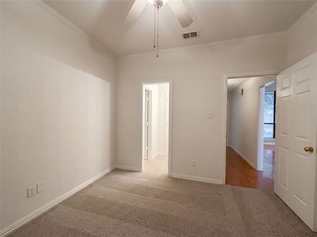 2101 Royal Dominion Court, Arlington, TX 76006