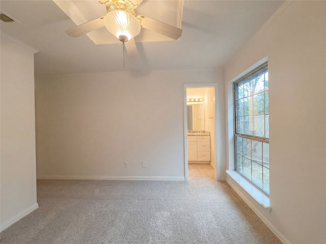 2101 Royal Dominion Court, Arlington, TX 76006