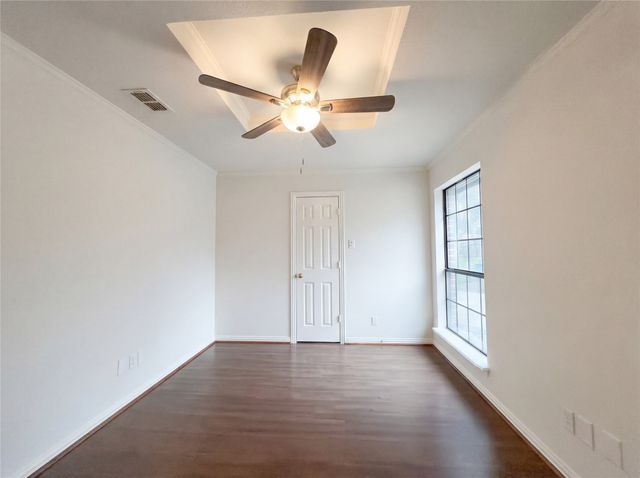 2101 Royal Dominion Court, Arlington, TX 76006