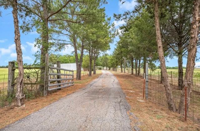 401 Vz County Road 2429, Canton, TX 75103