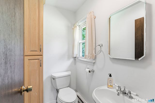 14 Saw Mill Road, Newtown, CT 06470