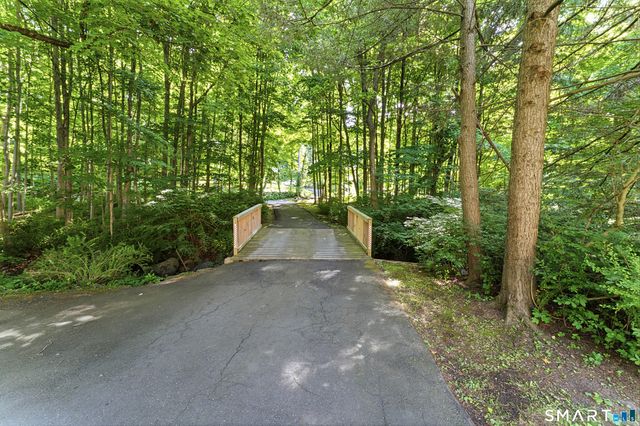 14 Saw Mill Road, Newtown, CT 06470