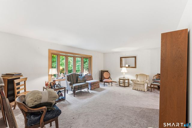 14 Saw Mill Road, Newtown, CT 06470