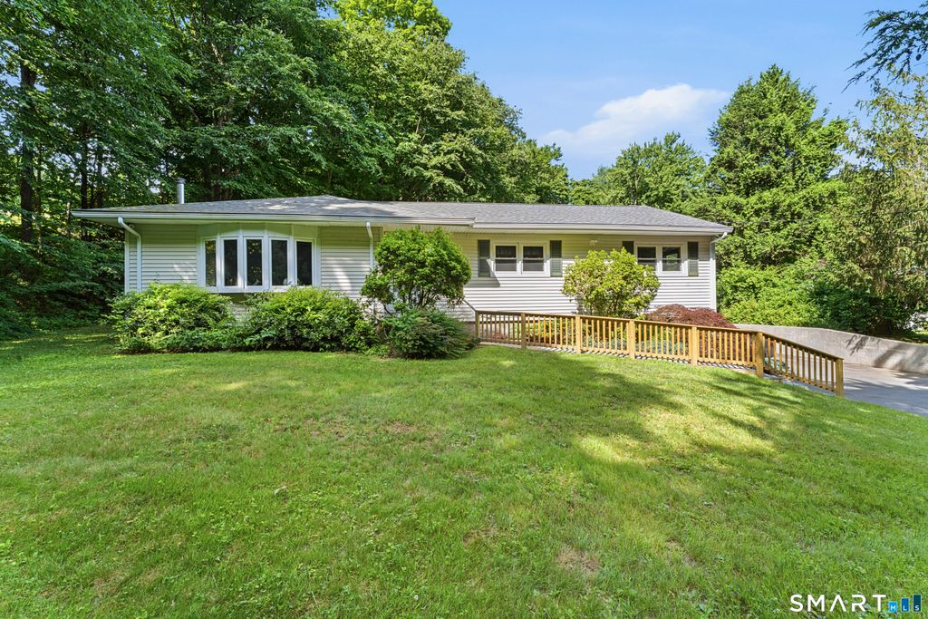 14 Saw Mill Road, Newtown, CT 06470
