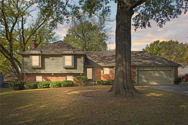 10918 Tracy Avenue, Kansas City, MO 64131