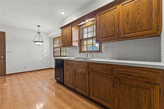 10918 Tracy Avenue, Kansas City, MO 64131