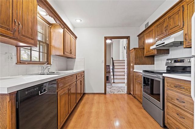 10918 Tracy Avenue, Kansas City, MO 64131