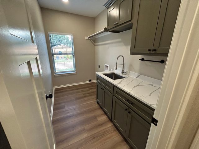 1501 W 6 th Street, Mcgregor, TX 76657