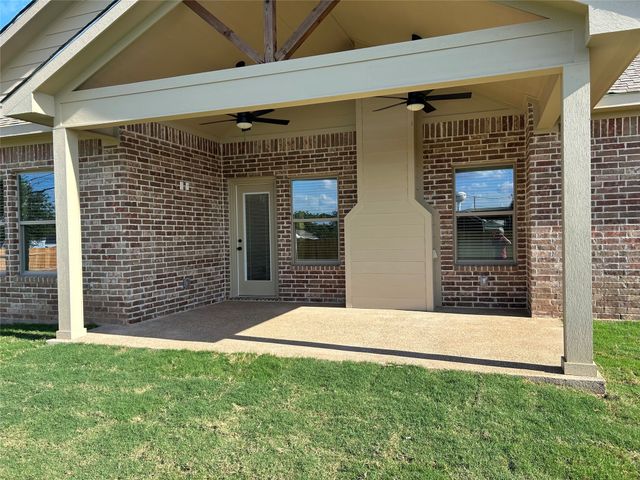 1501 W 6 th Street, Mcgregor, TX 76657