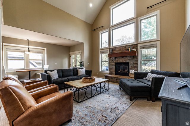 1727 DEER CREST DR, Fruit Heights, UT 84037