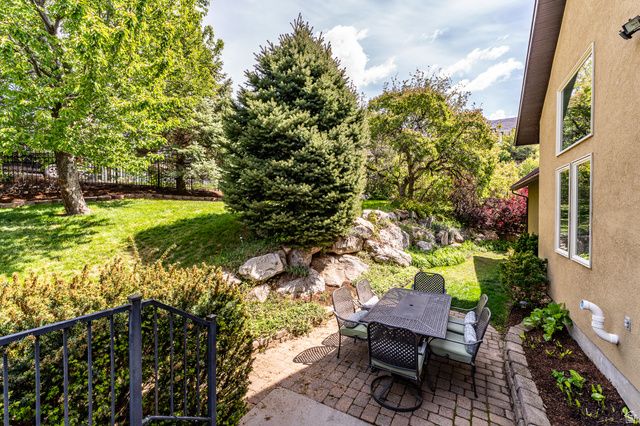 1727 DEER CREST DR, Fruit Heights, UT 84037