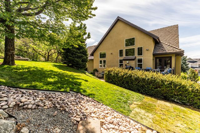 1727 DEER CREST DR, Fruit Heights, UT 84037