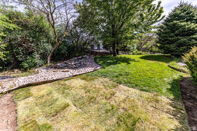 1727 DEER CREST DR, Fruit Heights, UT 84037