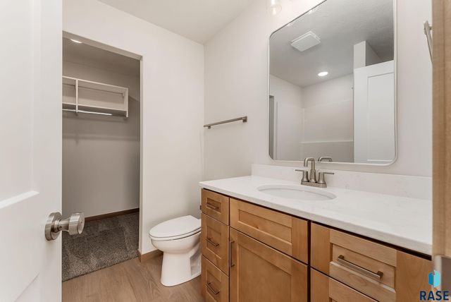 1912 E 71st St N Street N, Sioux Falls, SD 57104