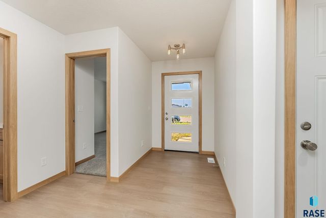 1912 E 71st St N Street N, Sioux Falls, SD 57104