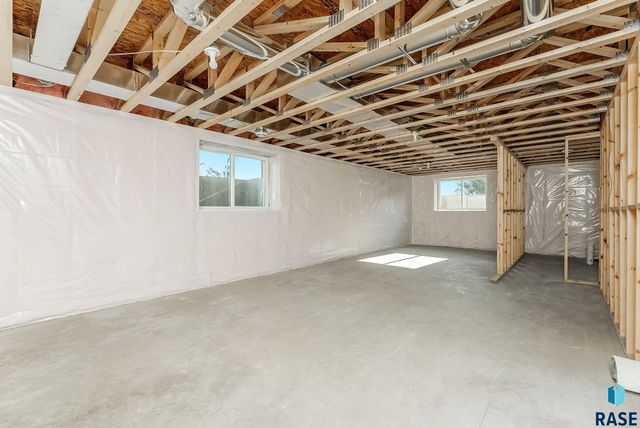 1912 E 71st St N Street N, Sioux Falls, SD 57104