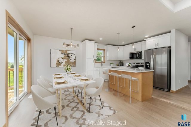 1912 E 71st St N Street N, Sioux Falls, SD 57104