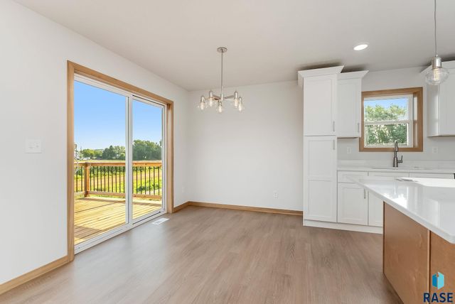 1912 E 71st St N Street N, Sioux Falls, SD 57104