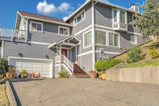 1005 Glen Eagle Dr, Petaluma, CA 94952