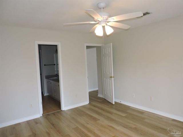 372 Mizzen Ln, Pensacola, FL 32507