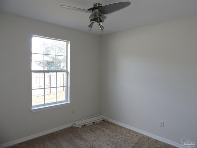 372 Mizzen Ln, Pensacola, FL 32507