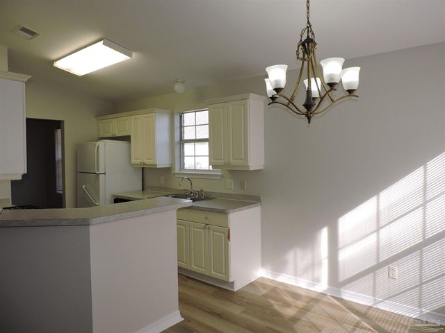 372 Mizzen Ln, Pensacola, FL 32507