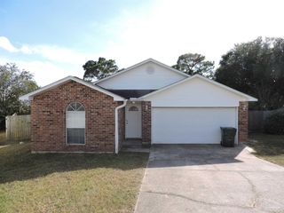 372 Mizzen Ln, Pensacola, FL 32507