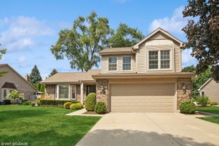 116 N Bristol Drive, Bloomingdale, IL 60108