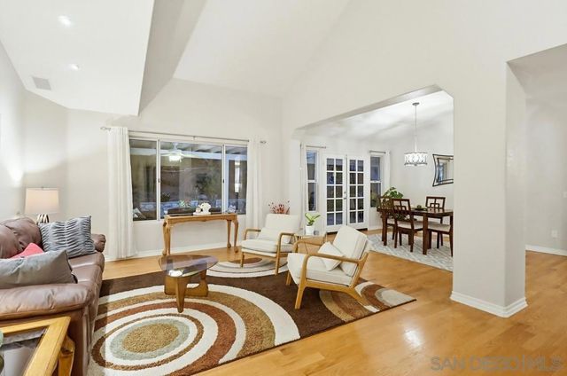 320 Jonah Rd, Escondido, CA 92027