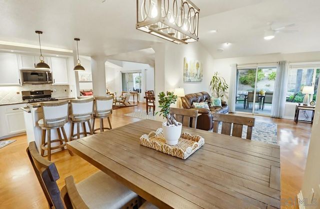 320 Jonah Rd, Escondido, CA 92027