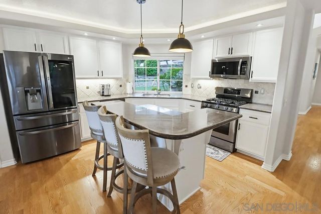 320 Jonah Rd, Escondido, CA 92027