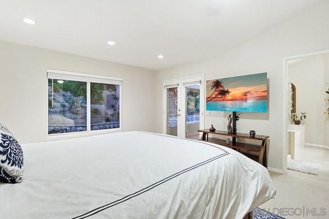 320 Jonah Rd, Escondido, CA 92027