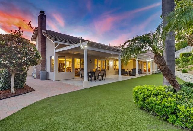 320 Jonah Rd, Escondido, CA 92027