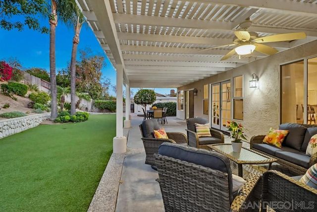 320 Jonah Rd, Escondido, CA 92027