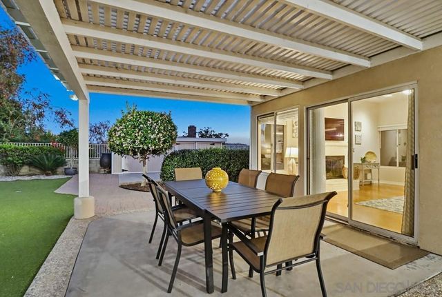 320 Jonah Rd, Escondido, CA 92027