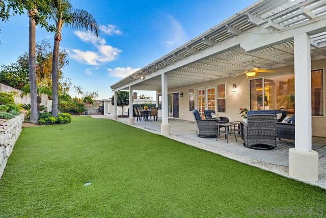 320 Jonah Rd, Escondido, CA 92027