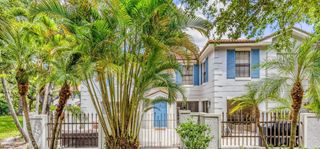 355 Prestwick Circle 4, Palm Beach Gardens, FL 33418