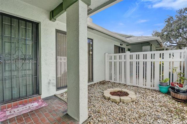 3897 N Carambola Cir N 29127, Coconut Creek, FL 33066