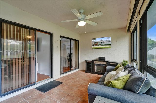 3897 N Carambola Cir N 29127, Coconut Creek, FL 33066