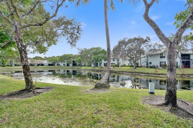 3897 N Carambola Cir N 29127, Coconut Creek, FL 33066