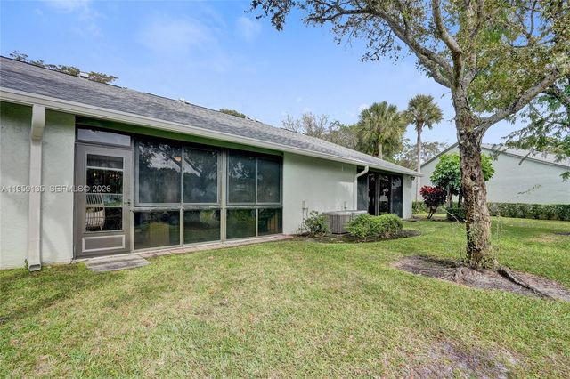 3897 N Carambola Cir N 29127, Coconut Creek, FL 33066