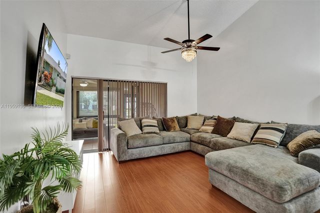 3897 N Carambola Cir N 29127, Coconut Creek, FL 33066