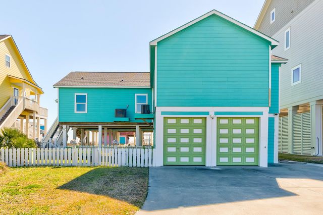 1991 Gulf Street, Crystal Beach, TX 77650