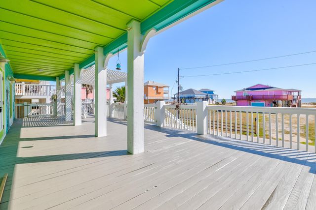 1991 Gulf Street, Crystal Beach, TX 77650